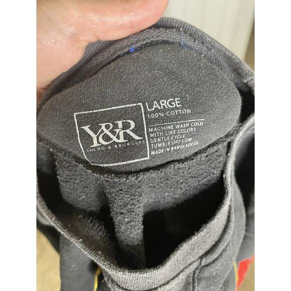 Young and Reckless Black Logo Pullover Sweater Long Sleeve Spellout Size Large - Picture 4 of 6